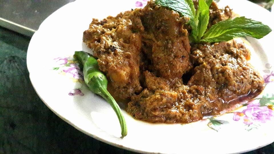 A homemade chicken karahi with a creamy gravy.